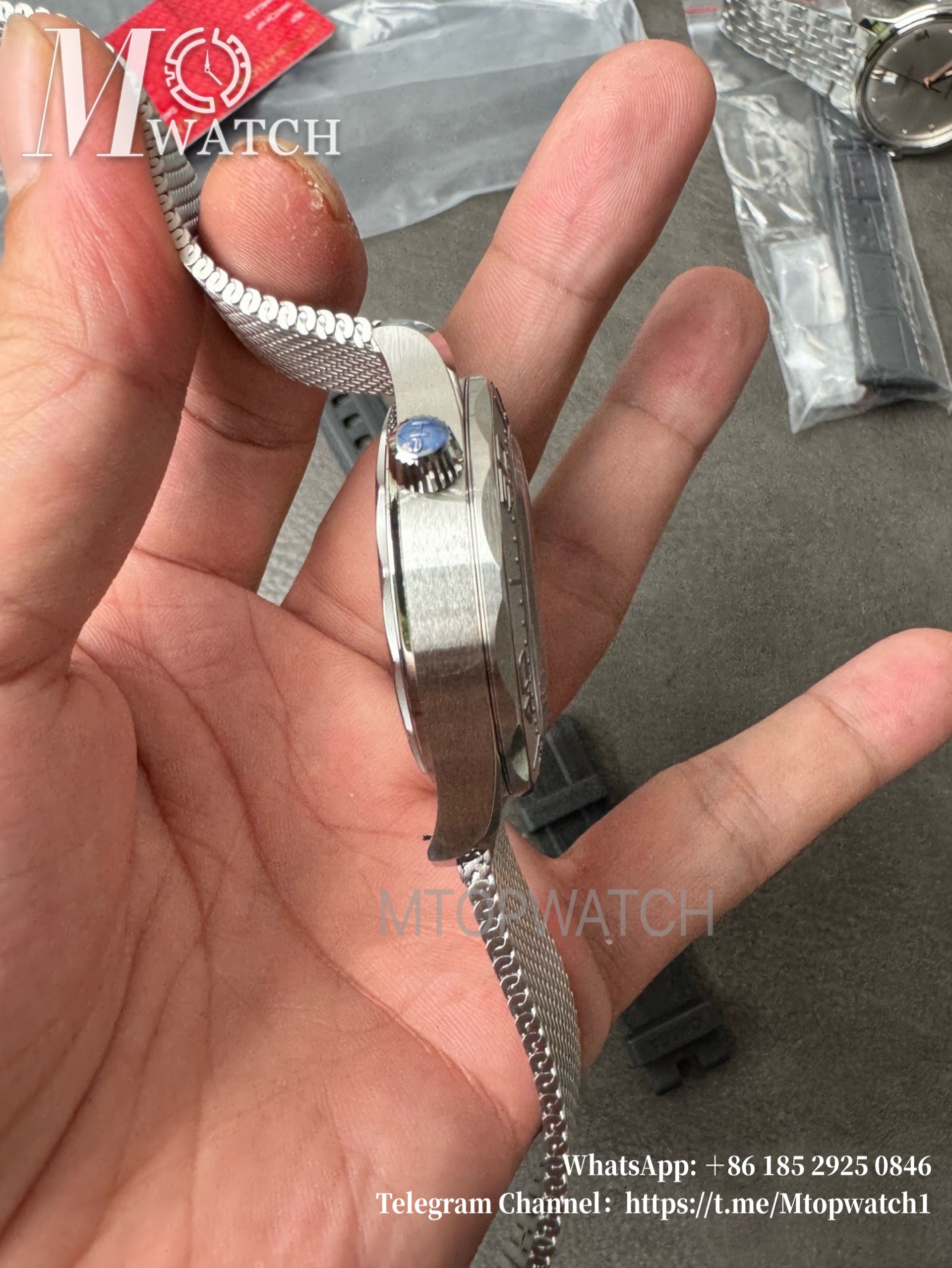 OMEGA - Seamaster Diver 300m 42mm SS/SS Silver Dial VSF A8806